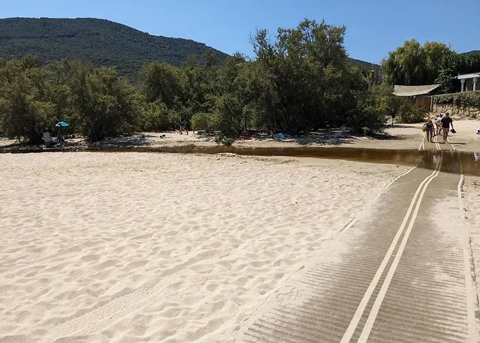 Chalet Near Sandy Beaches *